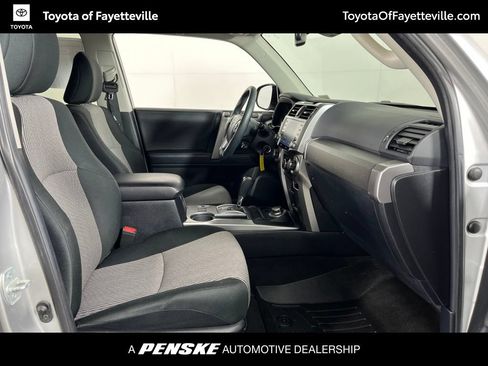 Used 2020 Toyota 4Runner SR5 AWD/4WD image 6