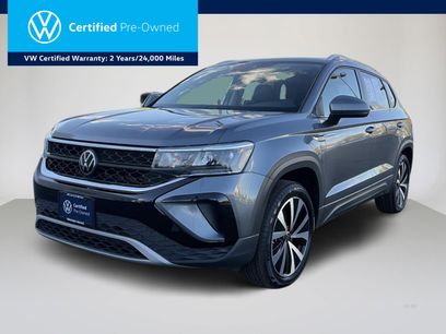 Used 2023 Volkswagen Taos SE w/ Panoramic Sunroof Package