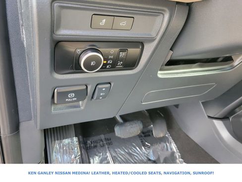 Used 2024 Ford Expedition Limited image 35