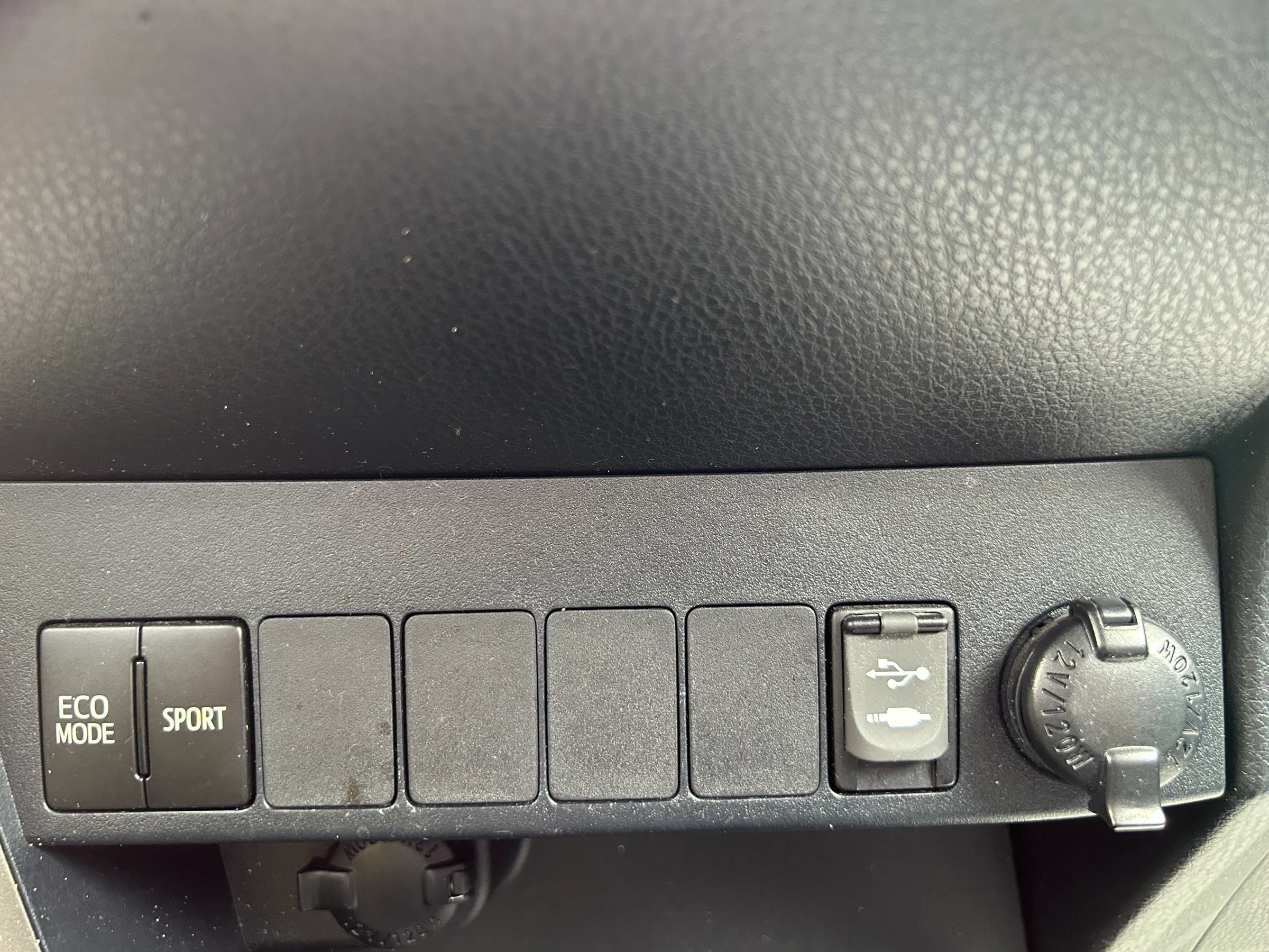 Used 2013 Toyota RAV4 XLE AWD/4WD image 20