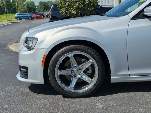 Used 2023 Chrysler 300 S w/ Comfort Group RWD image 9
