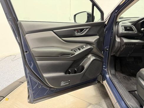 Used 2025 Subaru Ascent Onyx Edition image 9