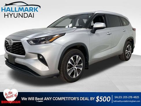 Used 2024 Toyota Highlander XLE image 1