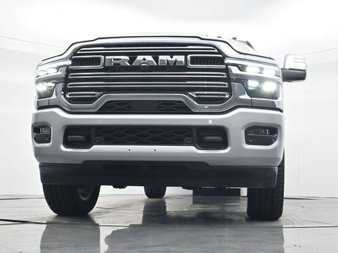 New 2026 RAM 2500 Laramie AWD/4WD image 33