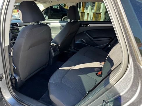 Used 2014 Volkswagen Passat 1.8T S image 12