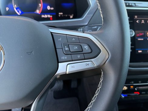 Used 2023 Volkswagen Tiguan SE image 22