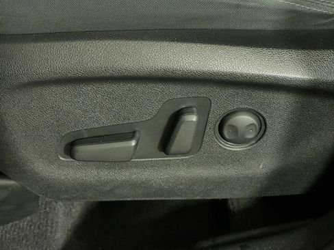 Certified 2017 Kia Sorento LX w/ LX Convenience Package image 17