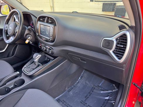 Used 2021 Kia Soul X-Line FWD image 13