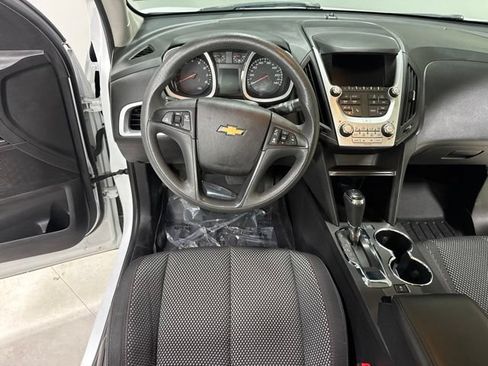 Used 2017 Chevrolet Equinox LS AWD/4WD image 14