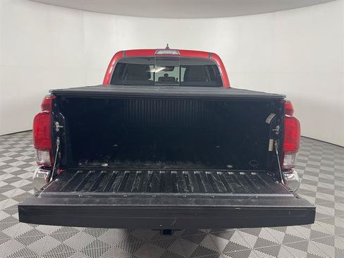 Certified 2021 Toyota Tacoma SR5 AWD/4WD image 22