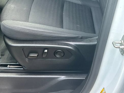 Used 2025 Chevrolet Silverado 1500 LT RWD image 17