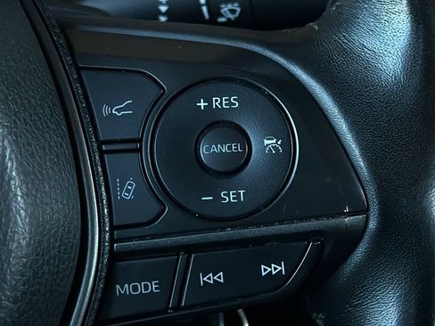 Used 2022 Toyota Camry SE FWD image 16