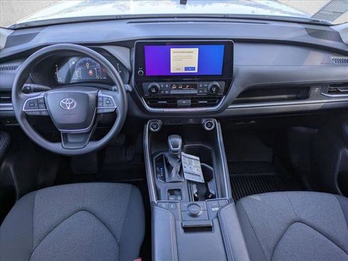 New 2026 Toyota Grand Highlander LE image 14