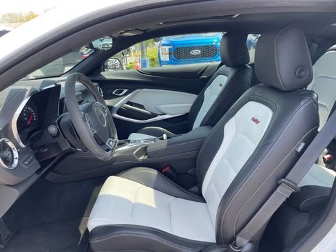 Used 2023 Chevrolet Camaro SS RWD image 9