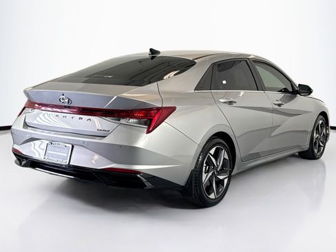 Used 2021 Hyundai Elantra Limited image 5