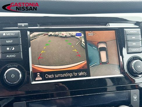 Used 2018 Nissan Rogue SV w/ Premium Package image 18