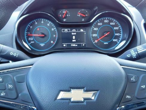 Used 2017 Chevrolet Cruze LT w/ Convenience Package image 26