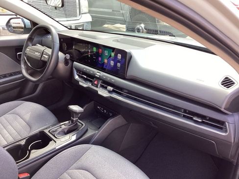 Used 2025 Kia K4 EX image 27