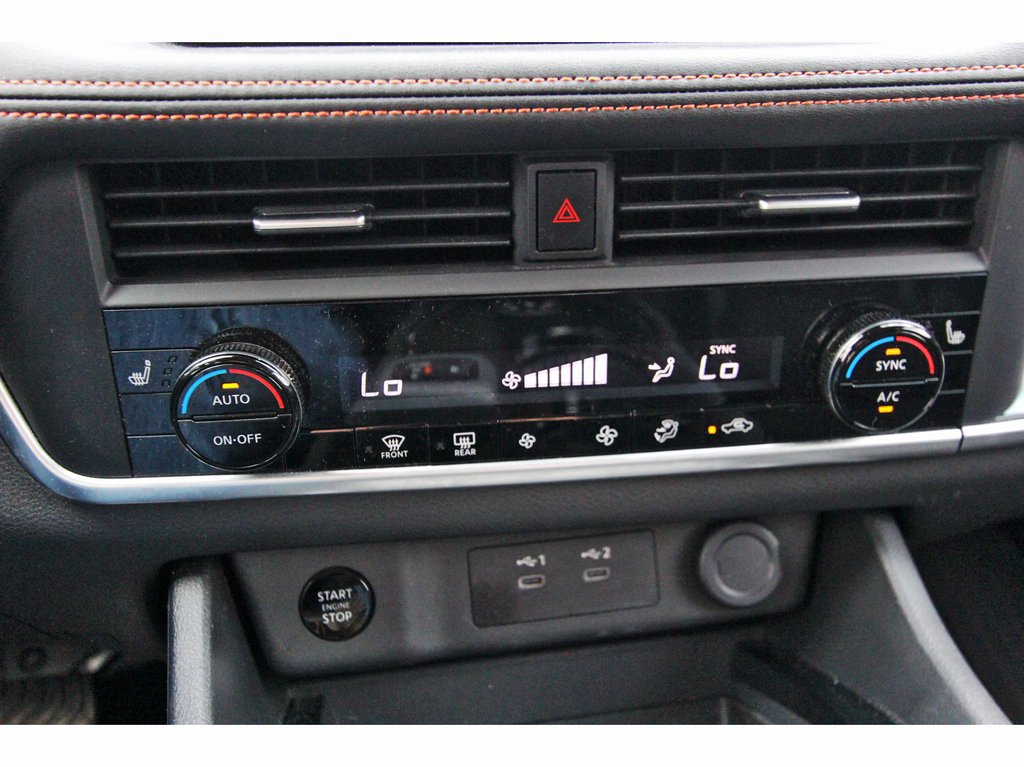 Used 2025 Nissan Rogue SV AWD/4WD image 16