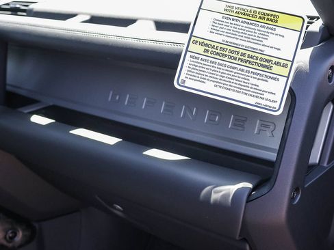 New 2026 Land Rover Defender 110 AWD/4WD image 17