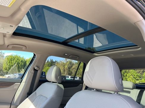 Used 2025 Volkswagen Atlas SEL Premium R-Line image 22