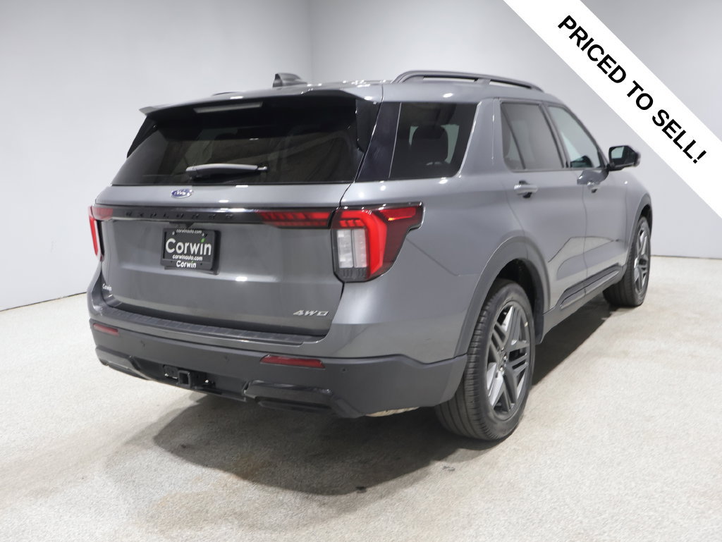 Used 2025 Ford Explorer ST-Line w/ ST-Line Street Pack AWD/4WD image 2