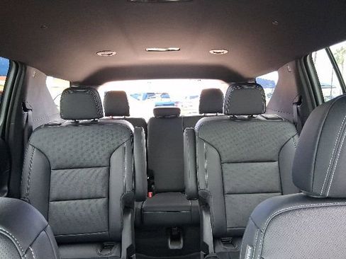New 2026 Chevrolet Traverse LT FWD image 21