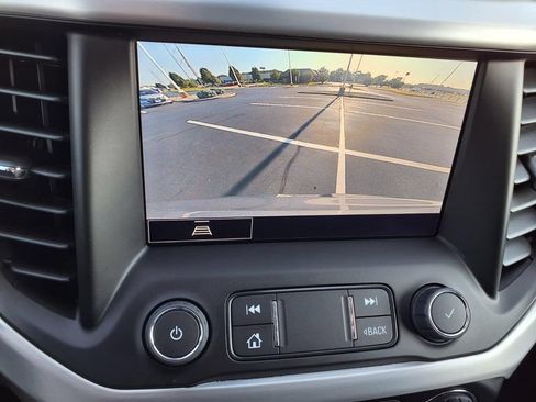 Used 2022 GMC Acadia SLT FWD image 8
