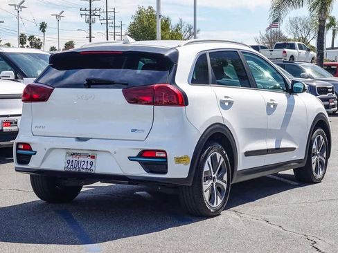 Certified 2022 Kia Niro EX Premium image 4