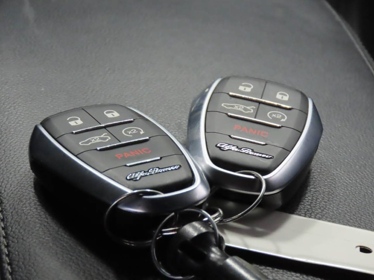 Used 2023 Alfa Romeo Stelvio Sprint RWD image 19