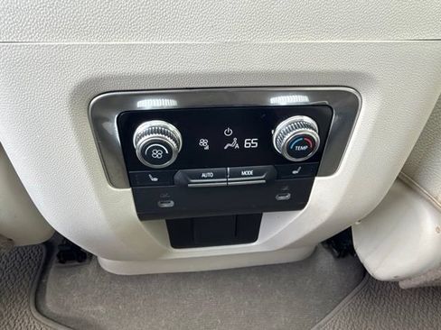 Used 2022 GMC Yukon Denali AWD/4WD image 28