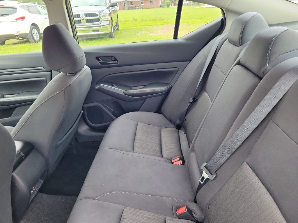 Used 2025 Nissan Altima 2.5 SV FWD image 17