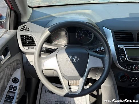 Used 2013 Hyundai Accent GLS FWD image 15