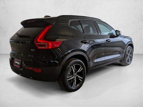 New 2026 Volvo XC40 B4 Core w/ Climate Package image 2