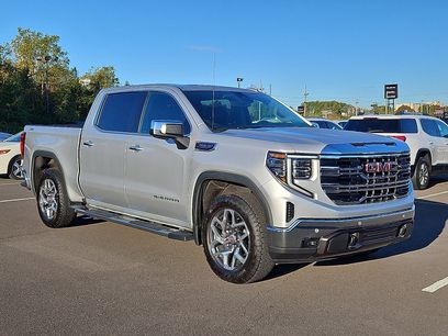 Used 2022 GMC Sierra 1500 SLT w/ SLT Premium Plus Package