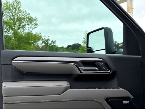 New 2026 Chevrolet Silverado 2500 ZR2 image 8