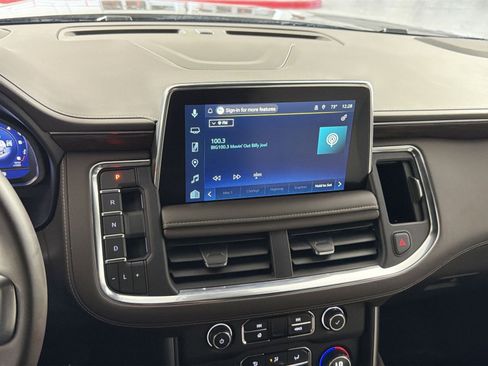 Used 2024 Chevrolet Suburban Z71 w/ Off-Road Capability Package image 18