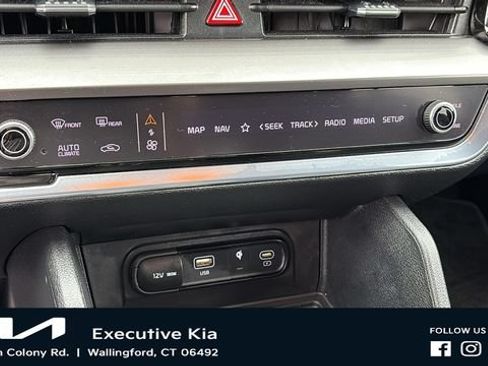 Used 2023 Kia Sportage EX AWD/4WD image 17