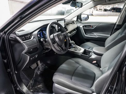 Certified 2025 Toyota RAV4 LE AWD/4WD image 18
