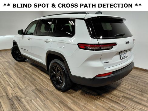 Used 2024 Jeep Grand Cherokee L Altitude image 15