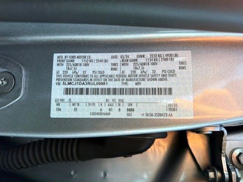 Certified 2024 Lincoln Corsair Premiere image 33