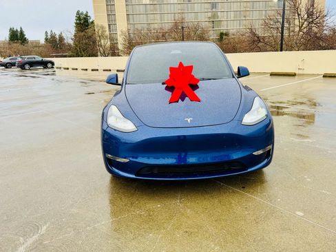 Used 2023 Tesla Model Y Performance image 12