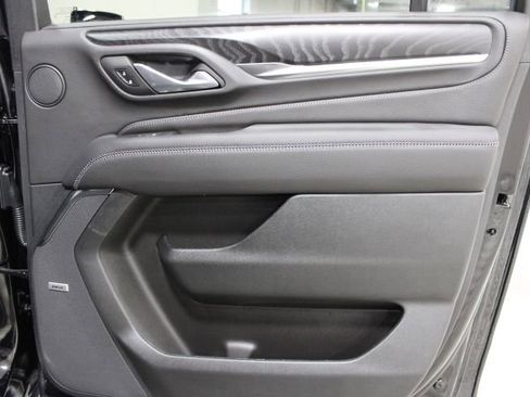 Used 2024 GMC Yukon XL Denali image 27