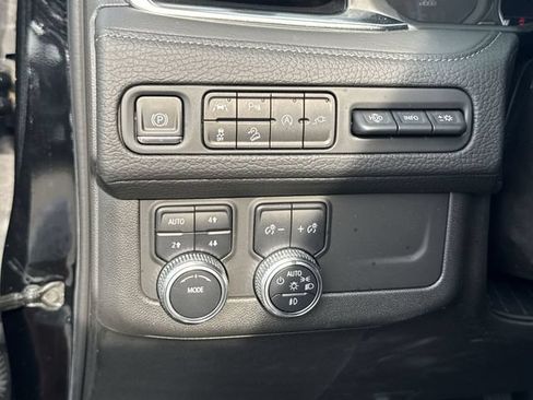 Used 2021 GMC Yukon Denali AWD/4WD image 36