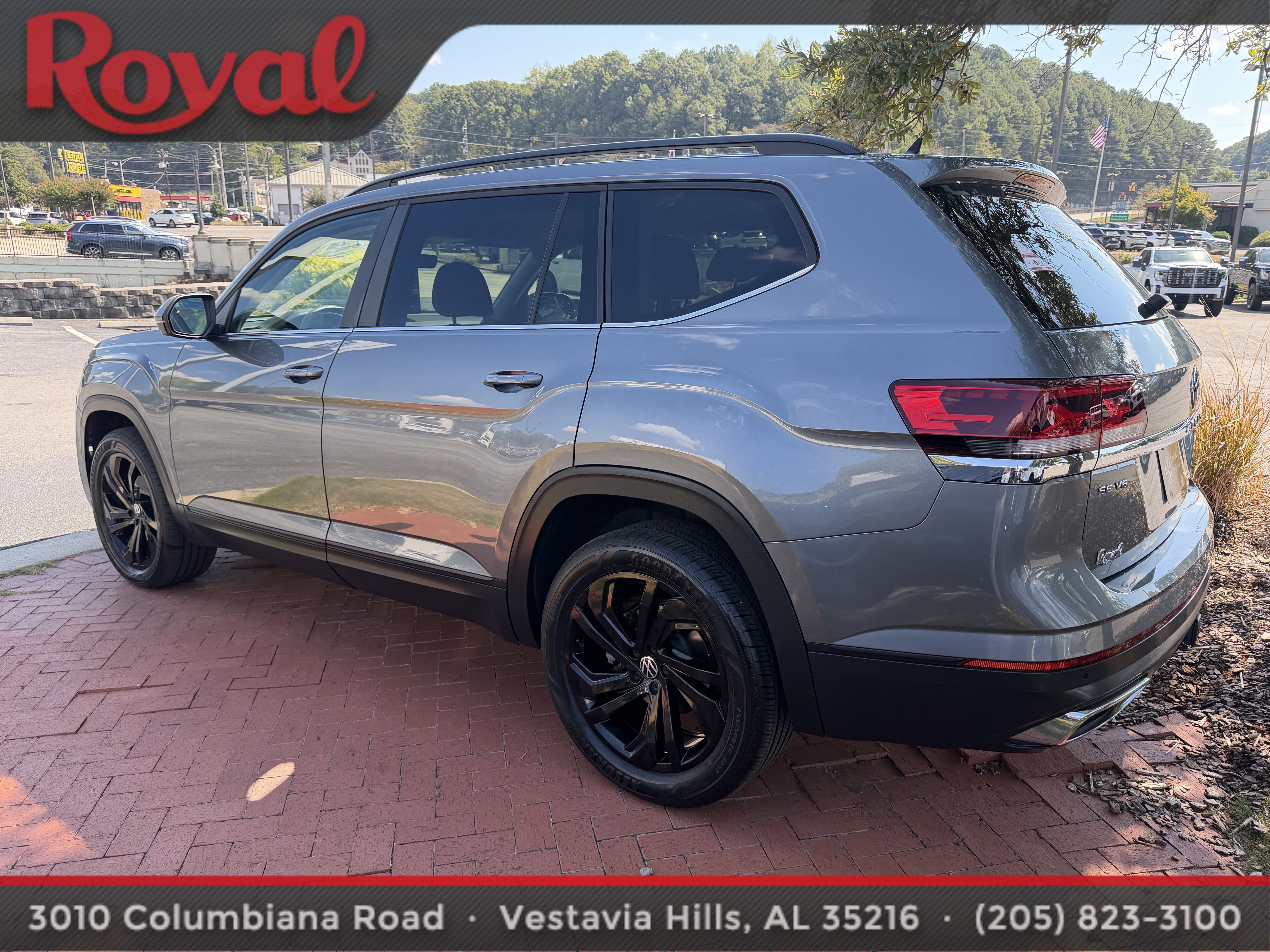 Certified 2023 Volkswagen Atlas SE w/ Black Wheel Package AWD/4WD image 2