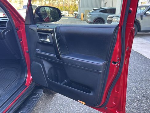 Used 2022 Toyota 4Runner TRD Off-Road image 12