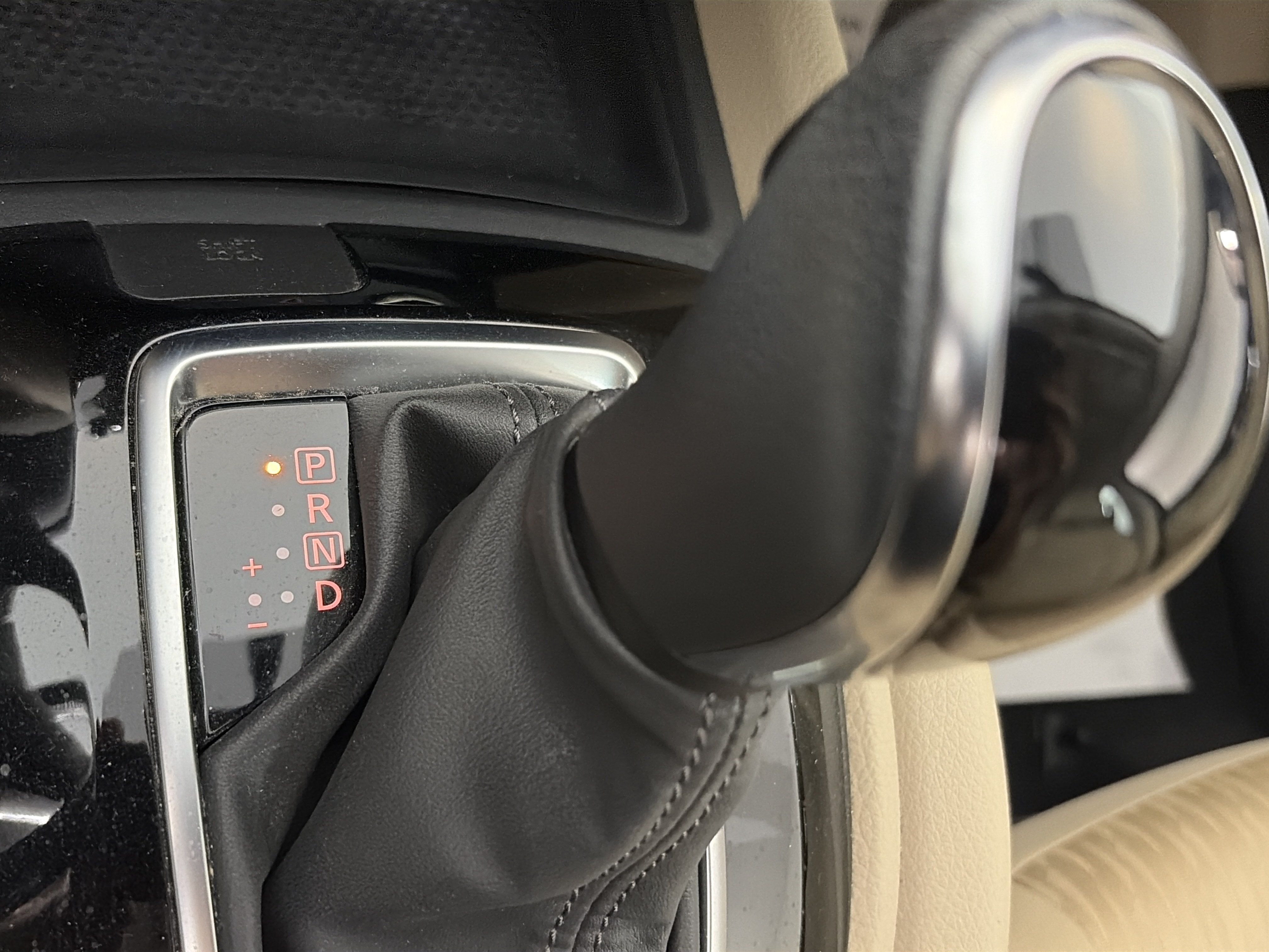 Used 2018 Nissan Rogue SV FWD image 27