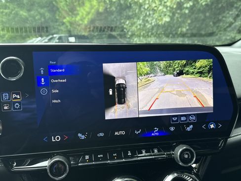 Certified 2024 Chevrolet Blazer EV LT AWD/4WD image 31