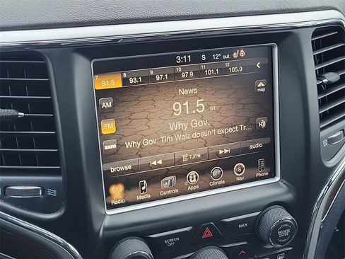 Used 2014 Jeep Grand Cherokee Overland image 28