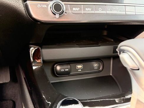New 2026 Kia Seltos SX image 16